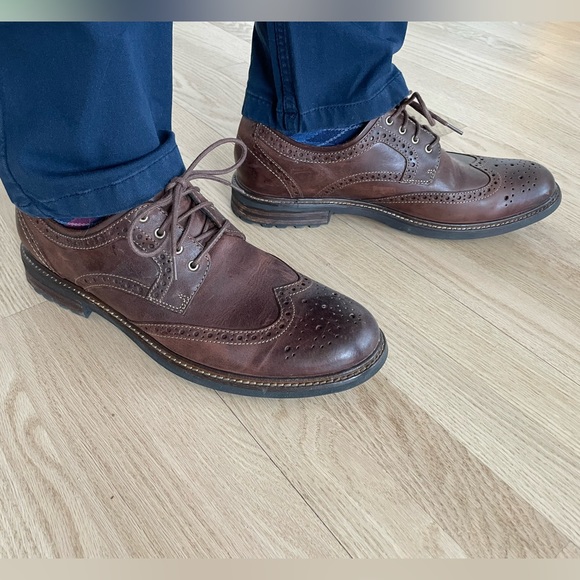 Clarks Dark Brown Wingtip Shoe - Picture 1 of 4